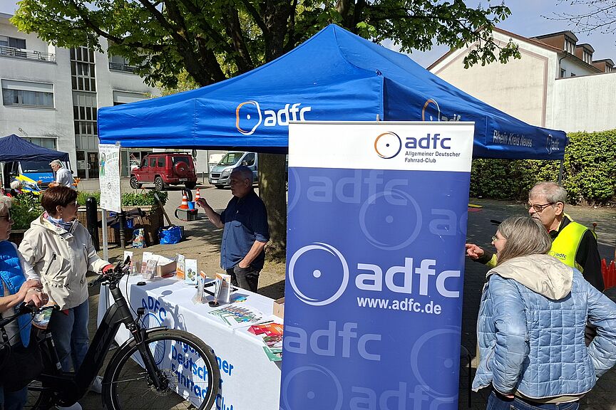 Reger Besuch am Infostand Reger Besuch am Infostand